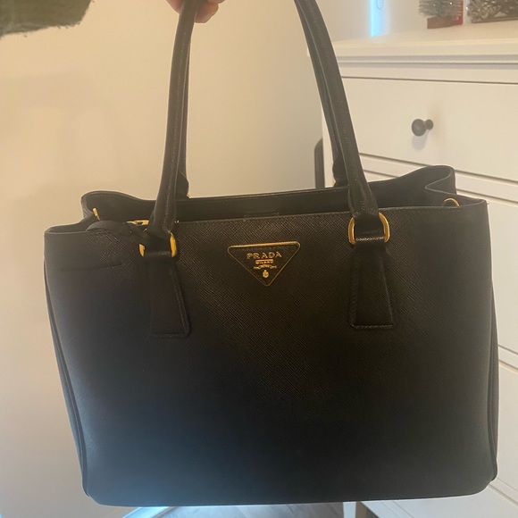 Prada galleria saffiano leather medium bag - Picture 3 of 11
